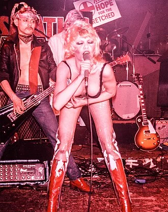 Wendy O. Williams height profile photo