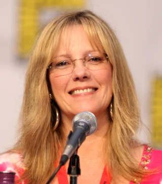 Wendy Schaal height profile photo