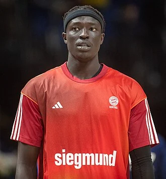 Wenyen Gabriel height profile photo