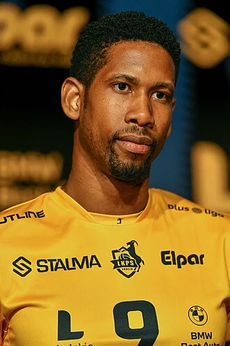 Wilfredo León height profile photo