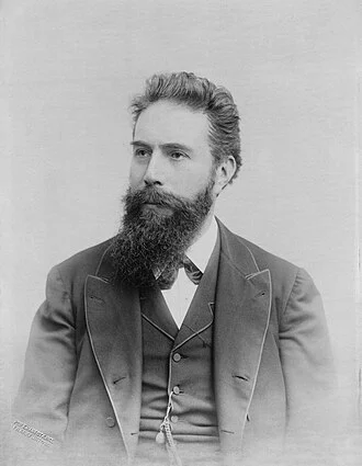 Wilhelm Röntgen height profile photo