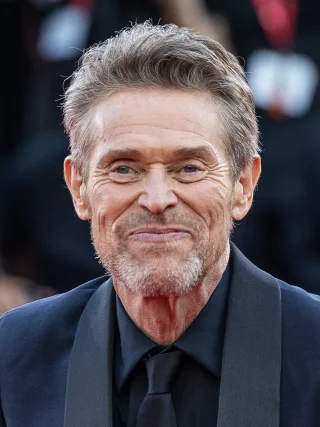 Willem Dafoe height profile photo
