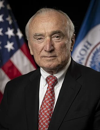 William Bratton height profile photo