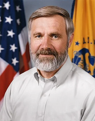 William Foege height profile photo