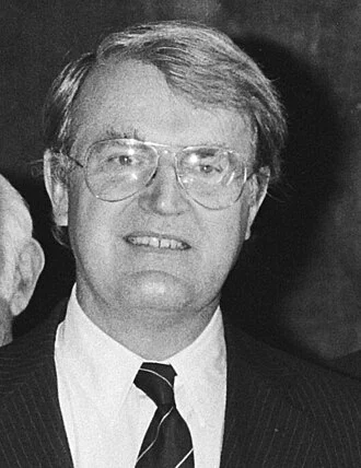 William vanden Heuvel height profile photo