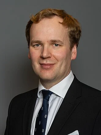 William Wragg height profile photo