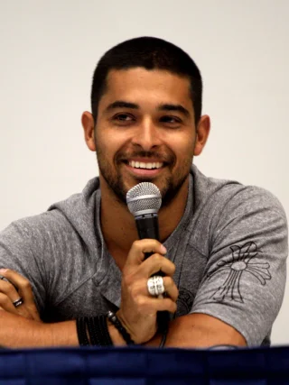 Wilmer Valderrama height profile photo