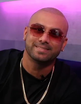 Wisin height profile photo