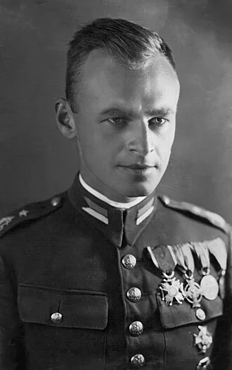 Witold Pilecki height profile photo