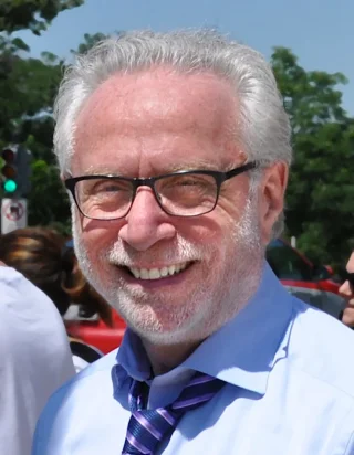 Wolf Blitzer height profile photo