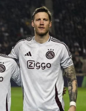 Wout Weghorst height profile photo