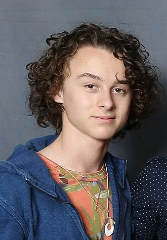 Wyatt Oleff height profile photo