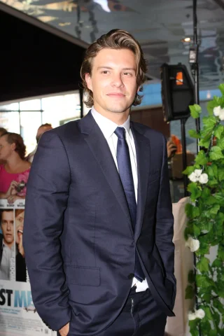 Xavier Samuel height profile photo