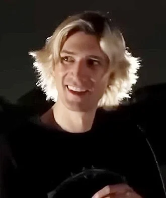 XQc height profile photo