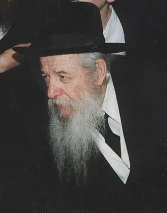 Yaakov Perlow height profile photo