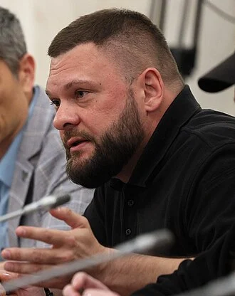 Yevgeny Poddubny height profile photo