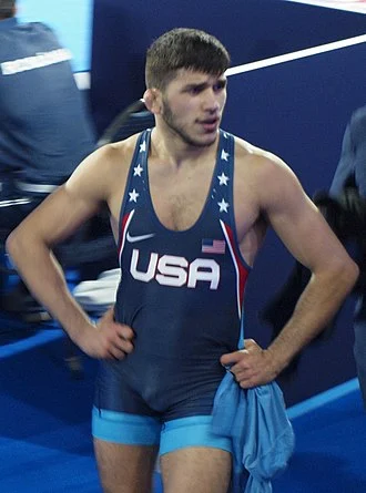 Yianni Diakomihalis height profile photo
