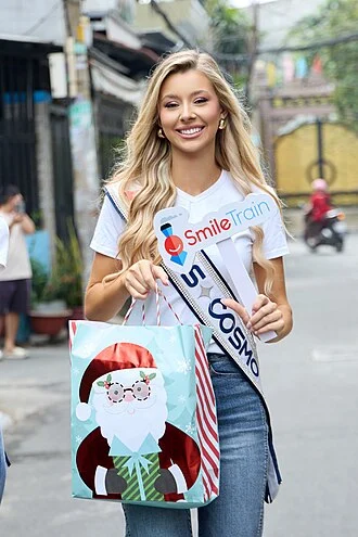Yolina Lindquist height profile photo