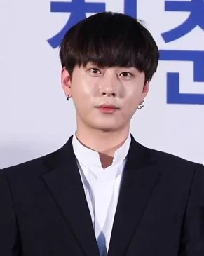 Yong Jun-hyung height profile photo