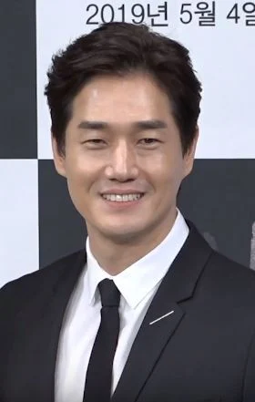 Yoo Ji-tae height profile photo