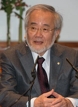 Yoshinori Ohsumi height profile photo