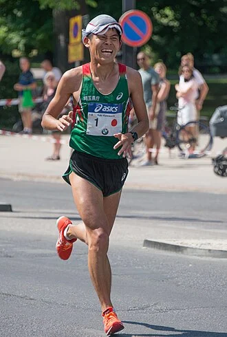 Yuki Kawauchi height profile photo