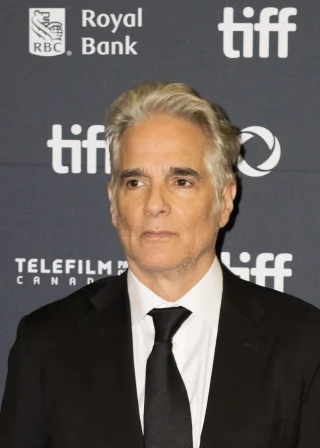Yul Vazquez height profile photo