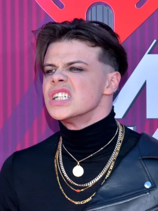 Yungblud height profile photo