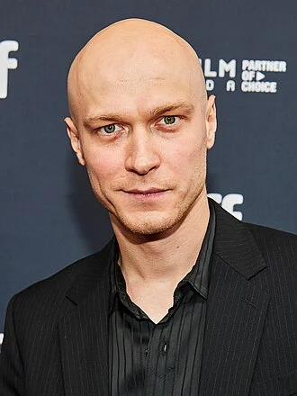 Yura Borisov height profile photo