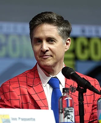 Yuri Lowenthal height profile photo
