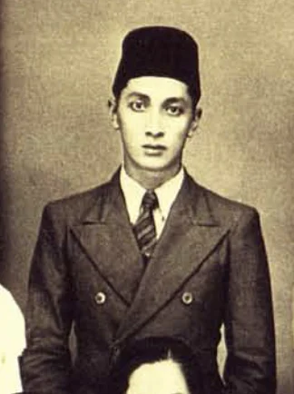 Yusof Ishak height profile photo