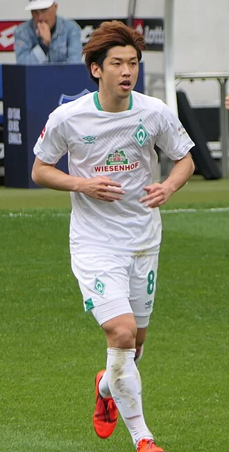 Yuya Osako height profile photo