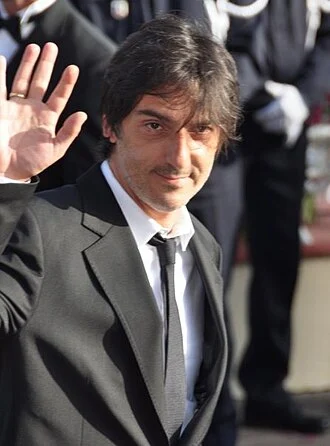Yvan Attal height profile photo