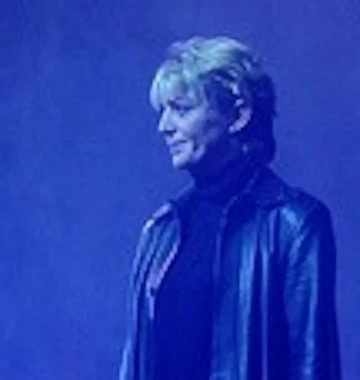 Yvette Fielding height profile photo