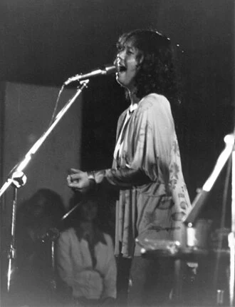 Yvonne Elliman height profile photo