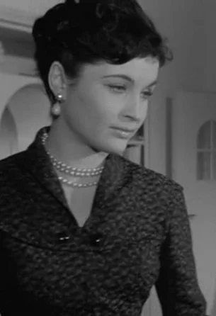 Yvonne Furneaux height profile photo