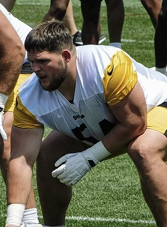 Zach Frazier height profile photo