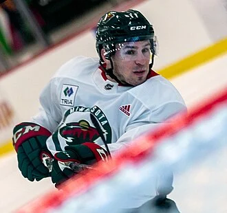 Zach Parise height profile photo
