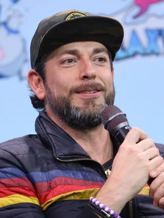 Zachary Levi height profile photo