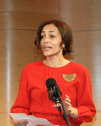 Zadie Smith height profile photo