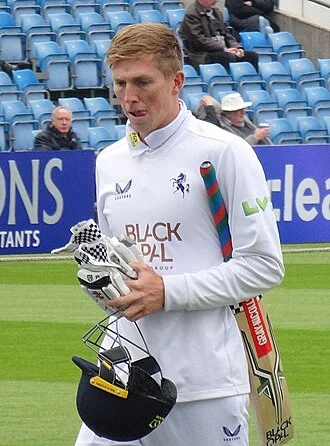 Zak Crawley height profile photo
