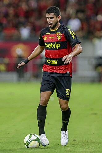 Zé Roberto (footballer, born 1993) height profile photo