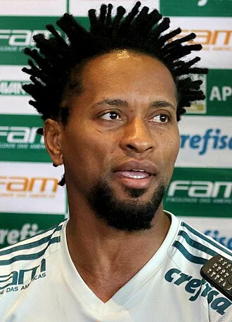 Zé Roberto height profile photo
