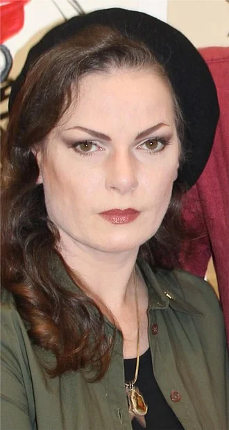 Zeena Schreck height profile photo
