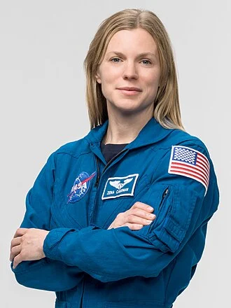 Zena Cardman height profile photo