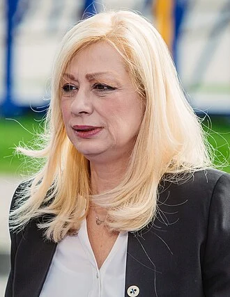 Zeta Emilianidou height profile photo