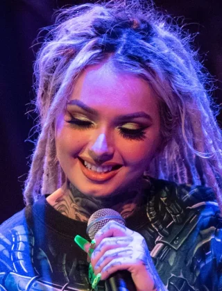 Zhavia Ward height profile photo