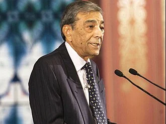 Zia Mohyeddin height profile photo