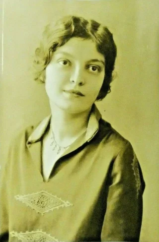 Zita Johann height profile photo