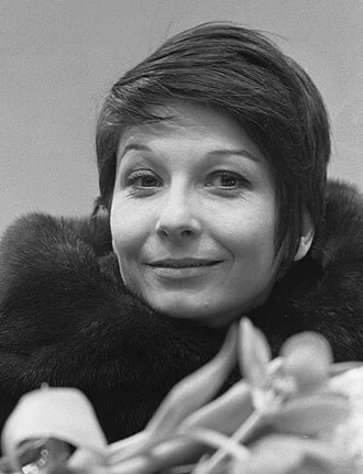 Zizi Jeanmaire height profile photo